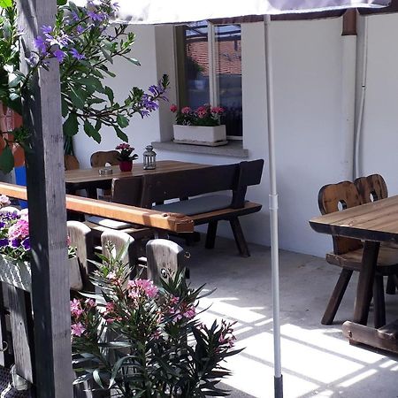 Hotel Restaurant Rössli Uetendorf Exteriör bild