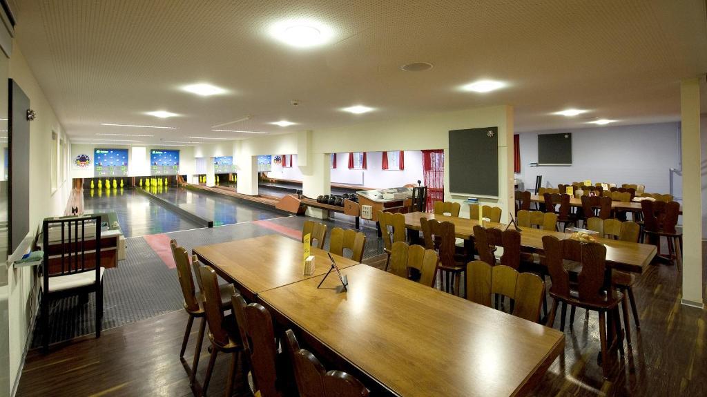 Hotel Restaurant Rössli Uetendorf Exteriör bild