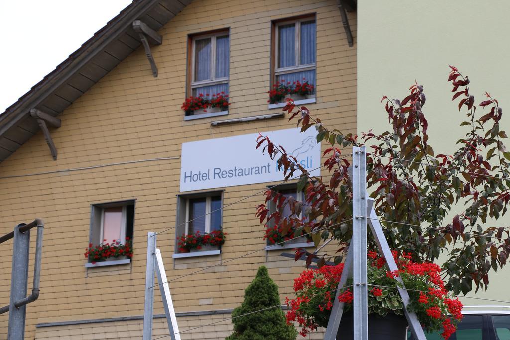 Hotel Restaurant Rössli Uetendorf Exteriör bild